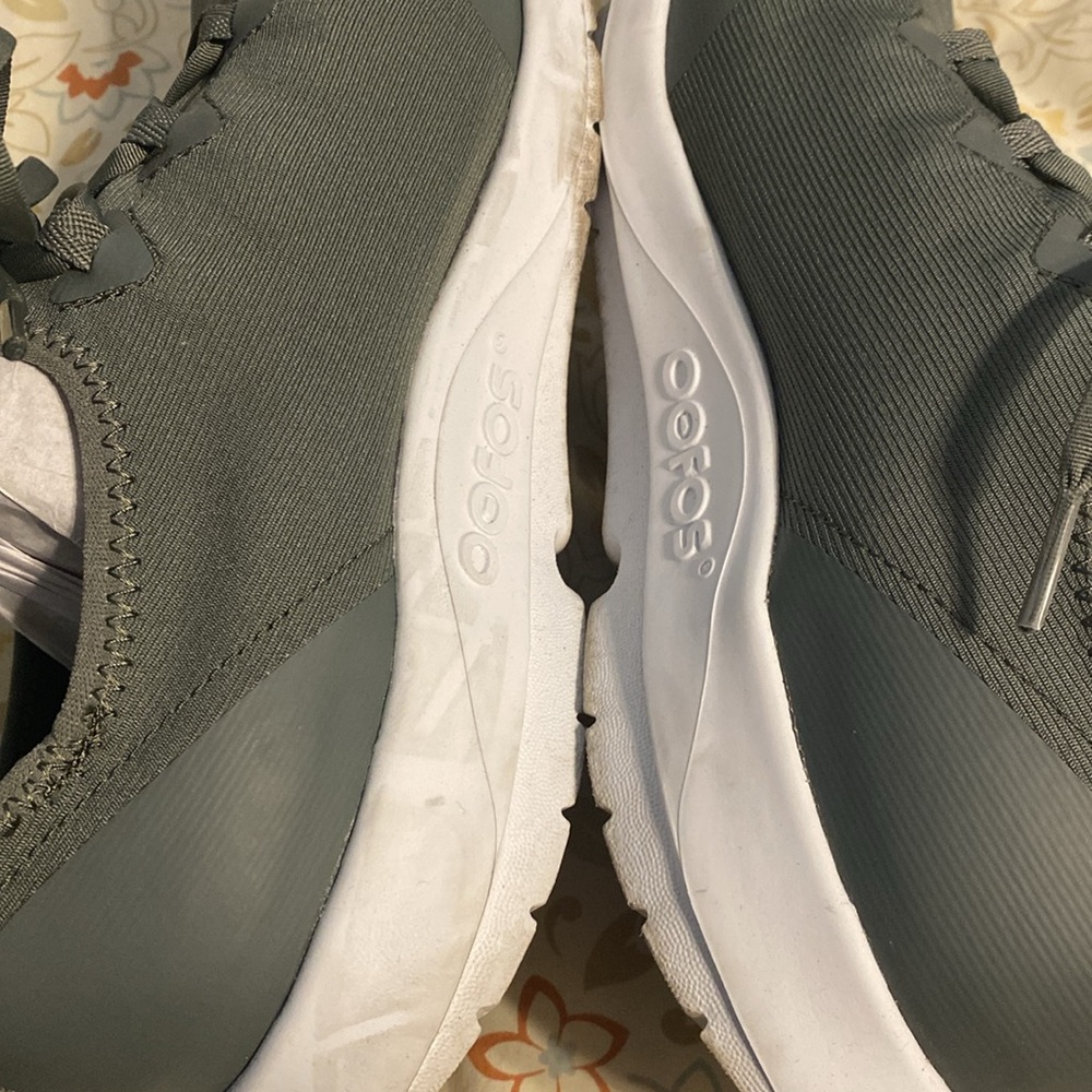 Like New OOFOS OOMG Sport LS Men’s 10.5 Olive Recovery Sneaker Shoes - Picture 5 of 8